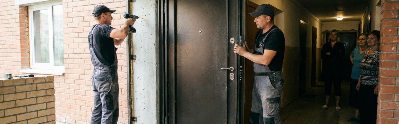Instalación de puertas de seguridad en Almuñécar